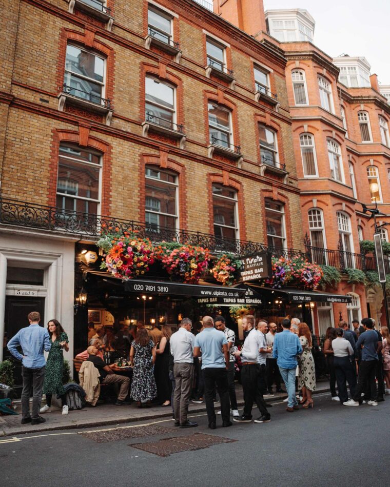Restaurant Romantic Date Best Spanish Tapas in London Mayfair, we’ve got a few suggestions. Near Hyde Park Corner Buckingham Palace.